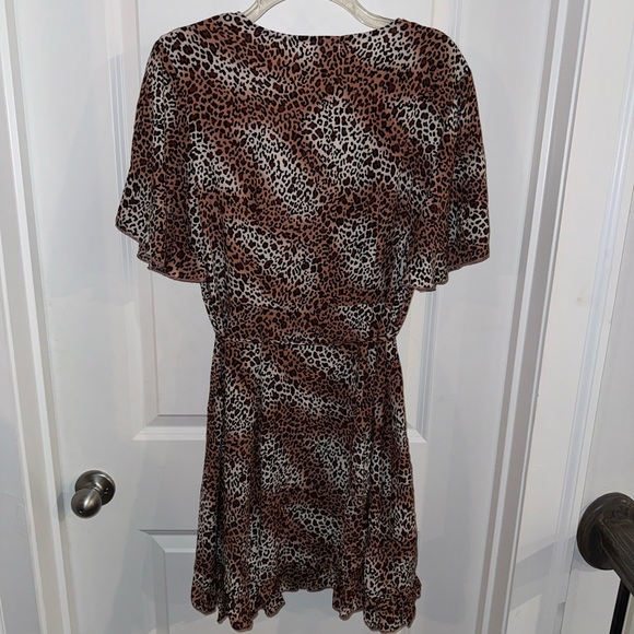 West and Peach wrap dress! size L - Picture 3 of 4